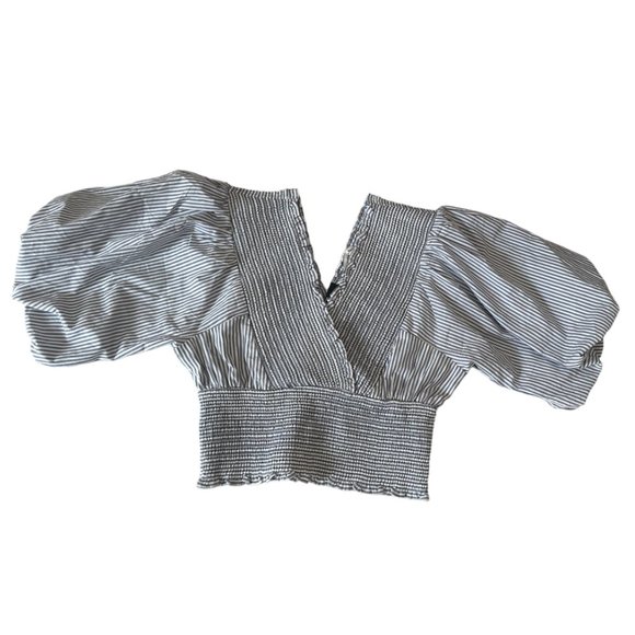 Abercrombie & Fitch NEW Smocked Poplin Puff Sleeve Top Medium - Picture 3 of 6